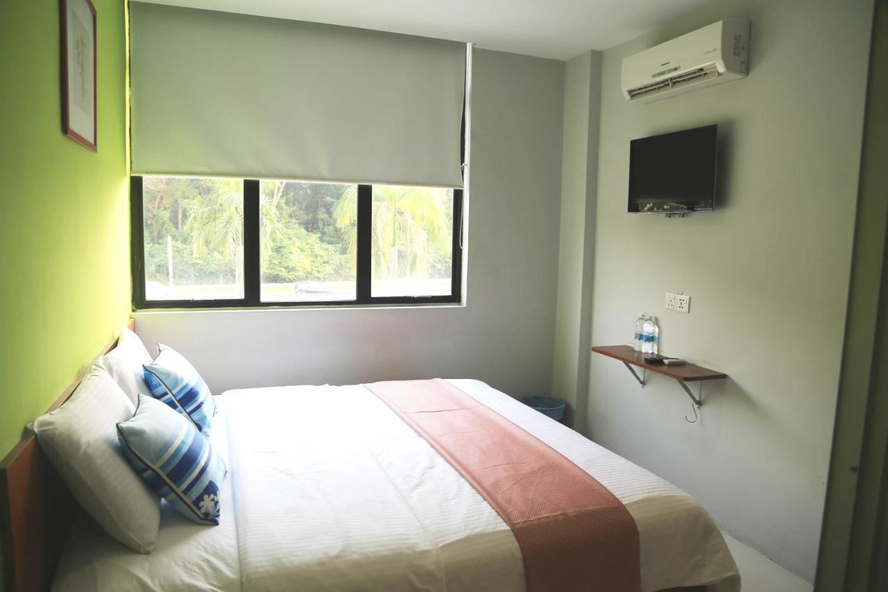Wl Hotel Kampung Baharu Sungai Buluh Bagian luar foto